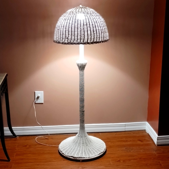 Vintage 1960s Wicker Floor Lamp With Dome Mushroom Shaped Lampshade in White - Picture 1 of 1